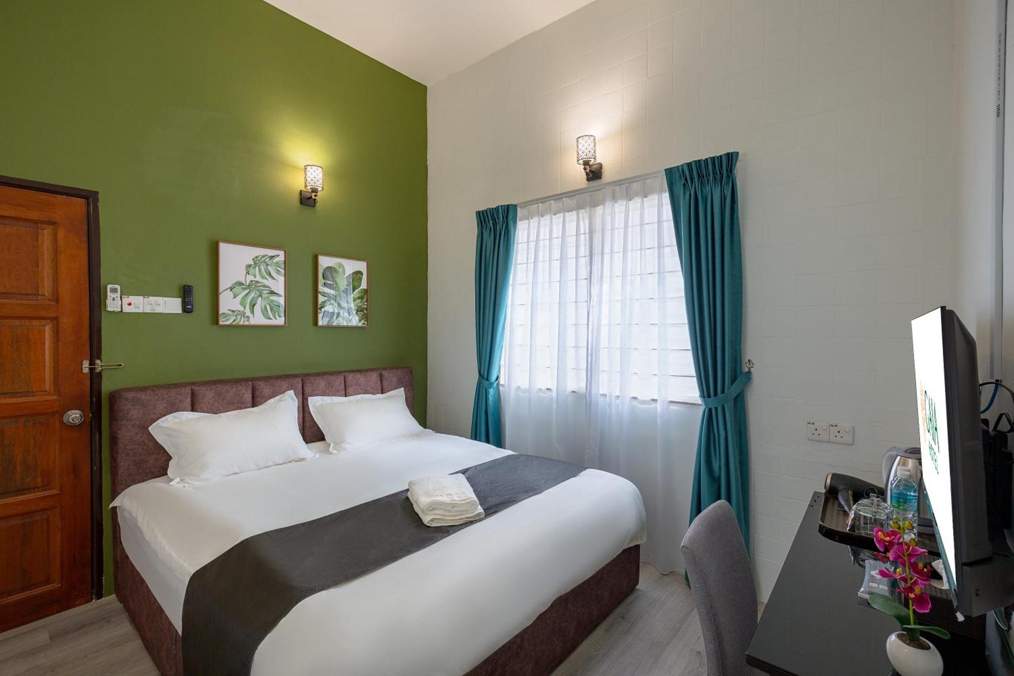 טנג'ונג בונגא Gaia Hotel מראה חיצוני תמונה